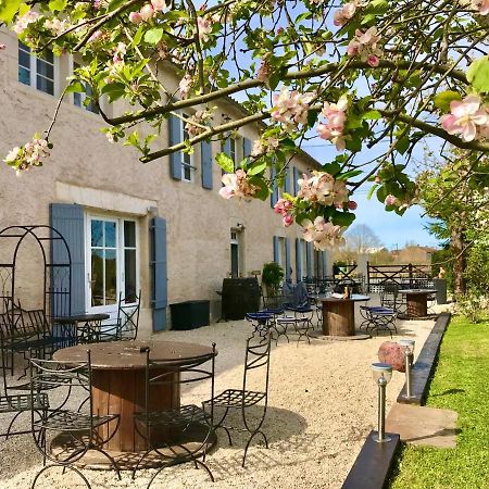 Bed and Breakfast Le Relais D'Aulnay Aulnay  Exterior foto