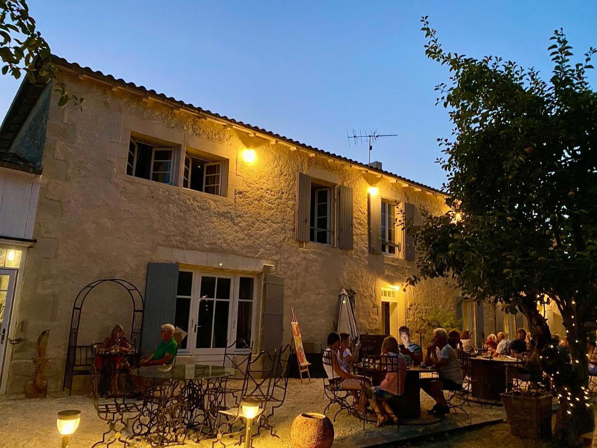 Bed and Breakfast Le Relais D'Aulnay Aulnay  Exterior foto